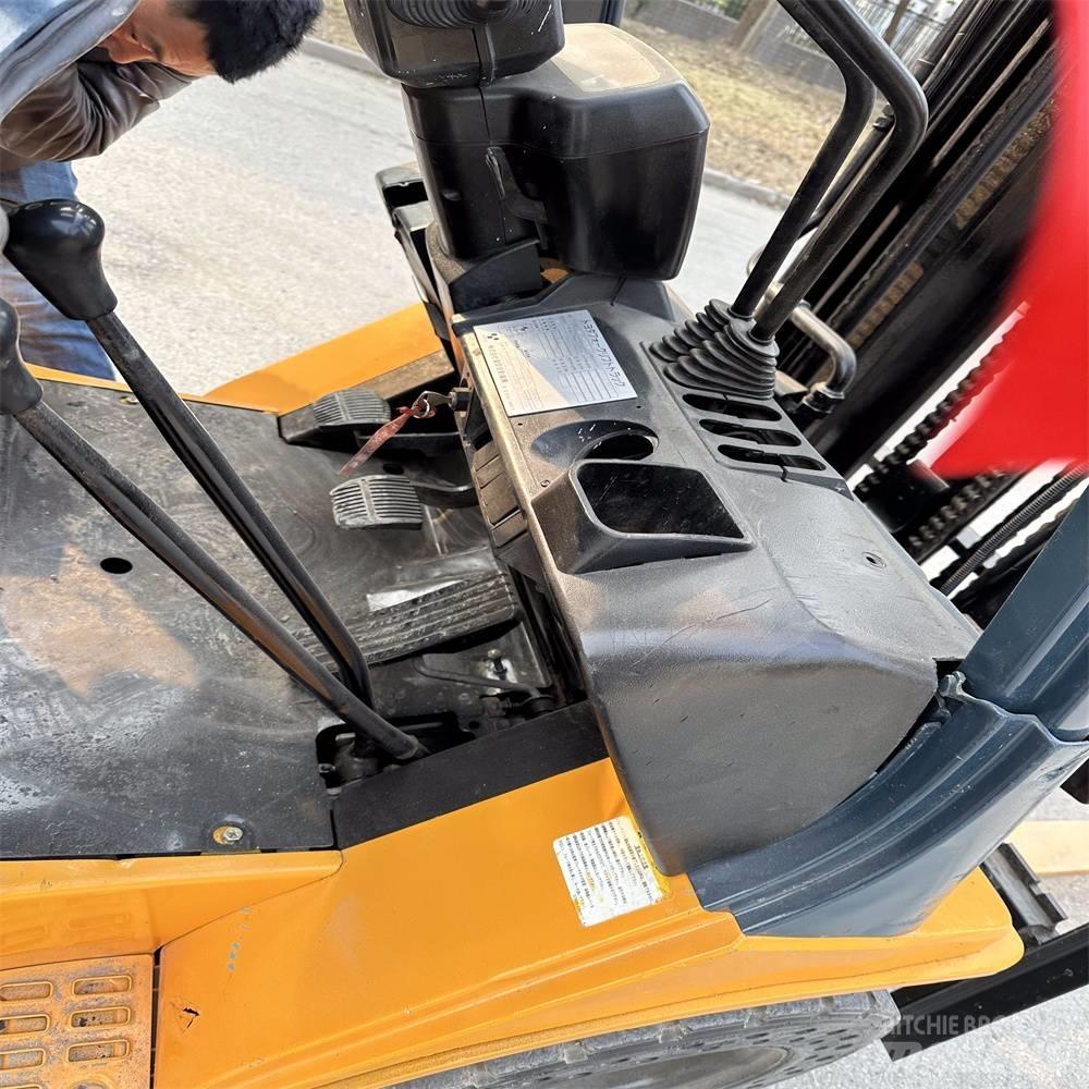 Toyota 62-7 FD N 30 Diesel Stapler
