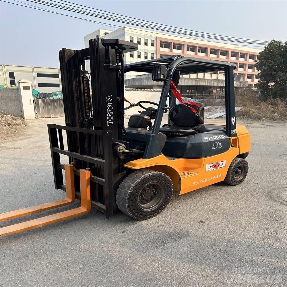 Toyota 62-7 FD N 30 Diesel Stapler