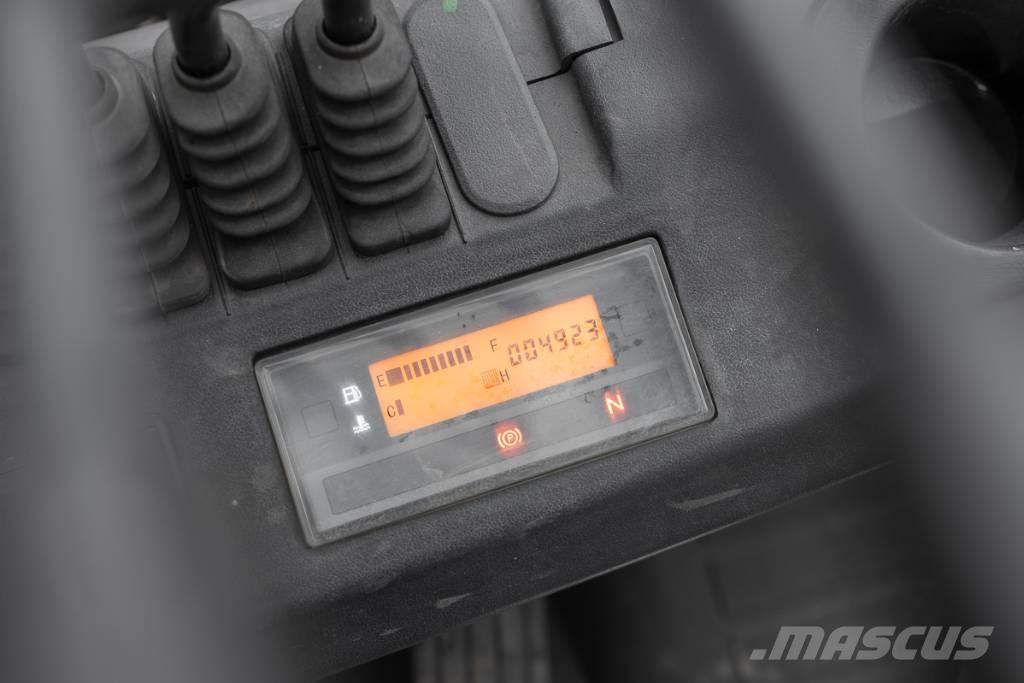 Manitou MI 30 D Diesel Stapler