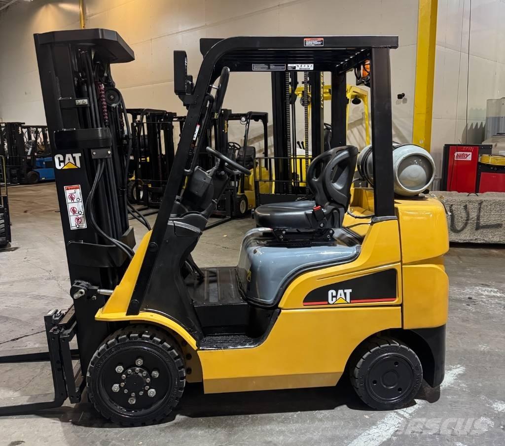 CAT FGC25N Andere Gabelstapler