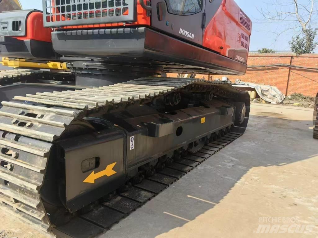 Doosan DX225LC-9C Raupenbagger