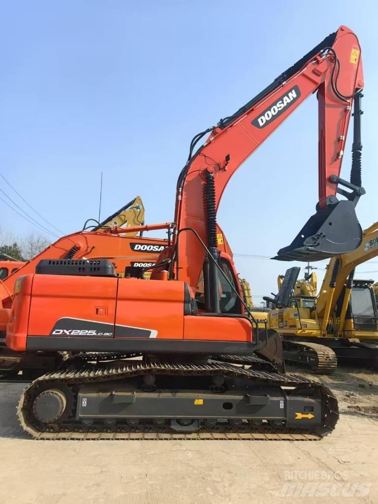 Doosan DX225LC-9C Raupenbagger