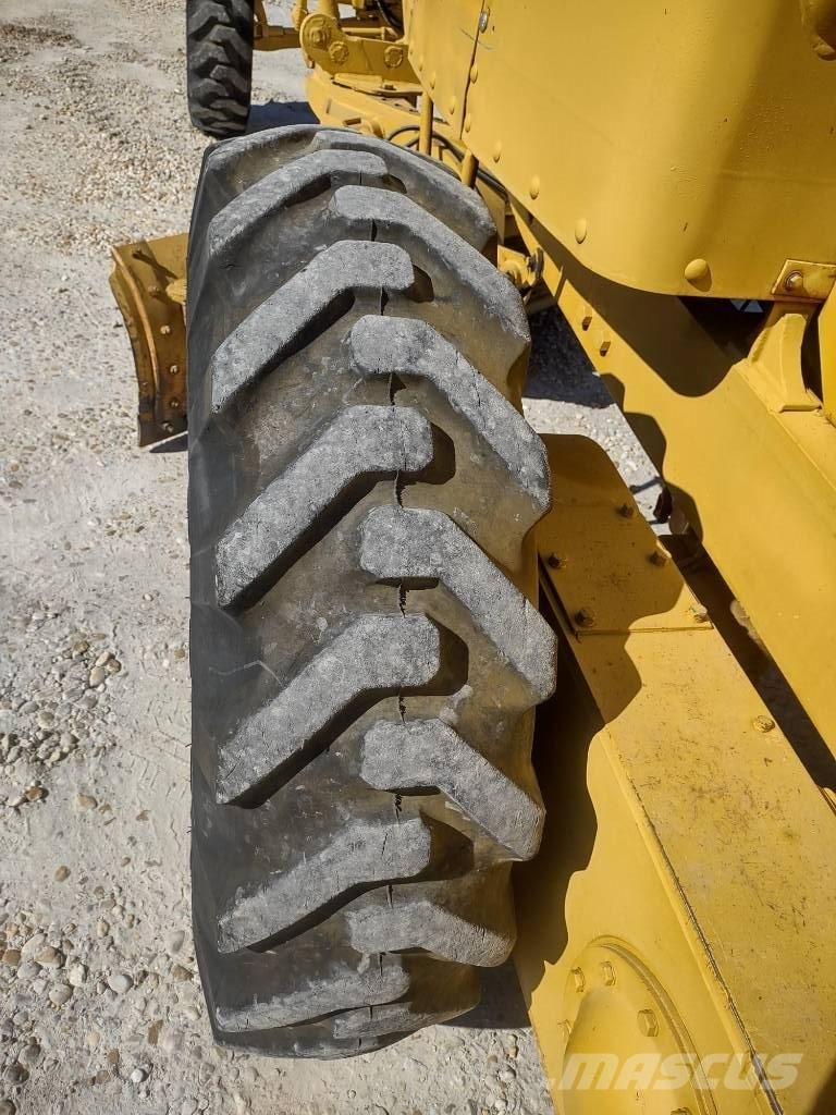 CAT 120 Grader