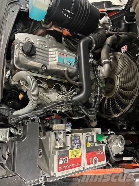 Toyota 02-8 FDF 30 Diesel Stapler