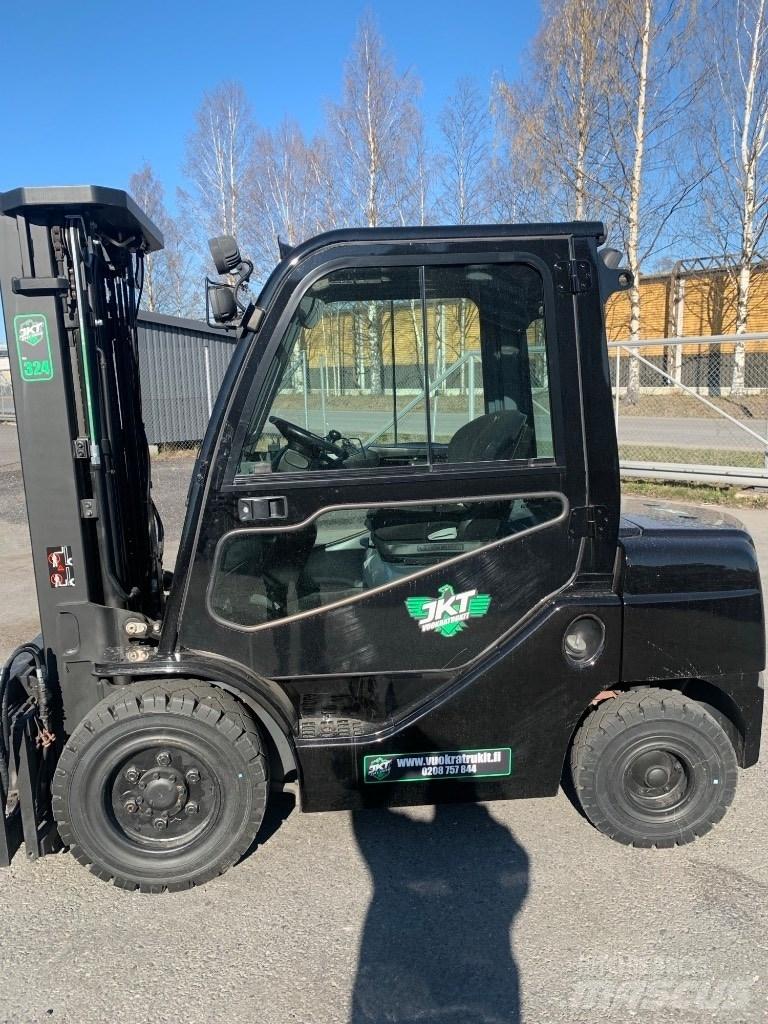 Toyota 02-8 FDF 30 Diesel Stapler