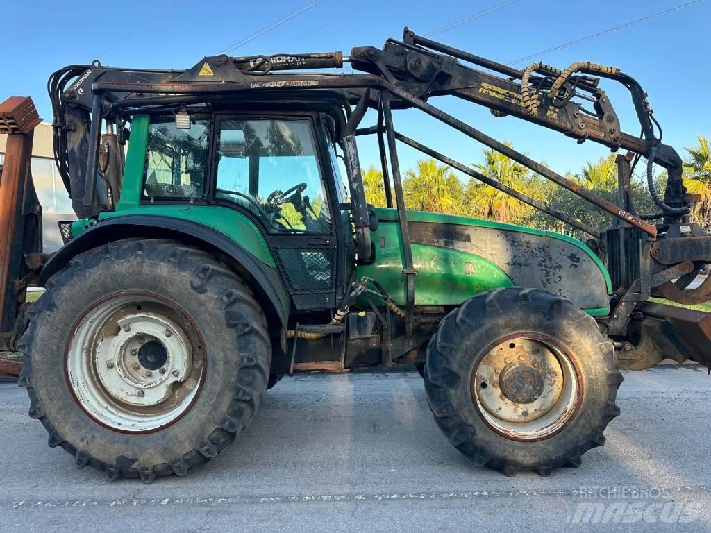 Valtra T130 Forsttraktoren