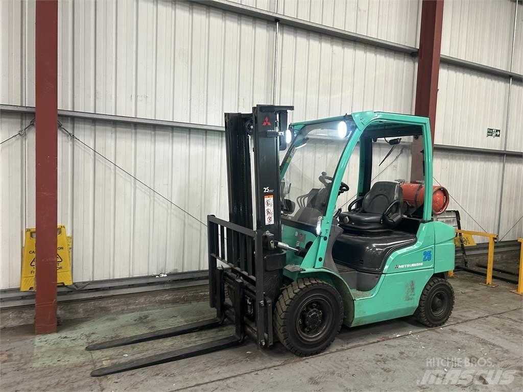 Mitsubishi FG25N Gas Stapler