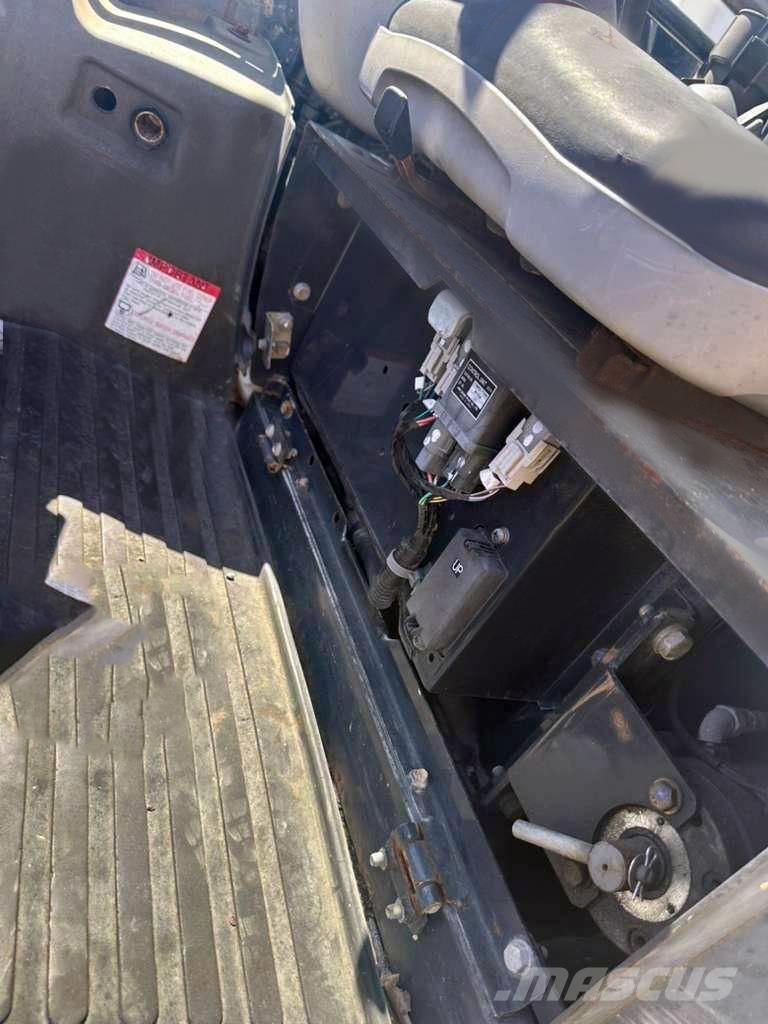 Hitachi ZX 27 U Minibagger < 7t