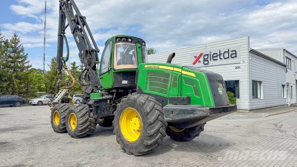 John Deere 1170 E Harvester
