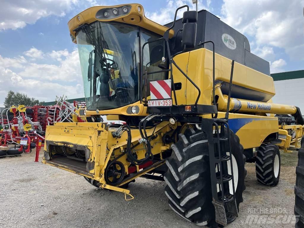 New Holland CSX 7080 Mähdrescher