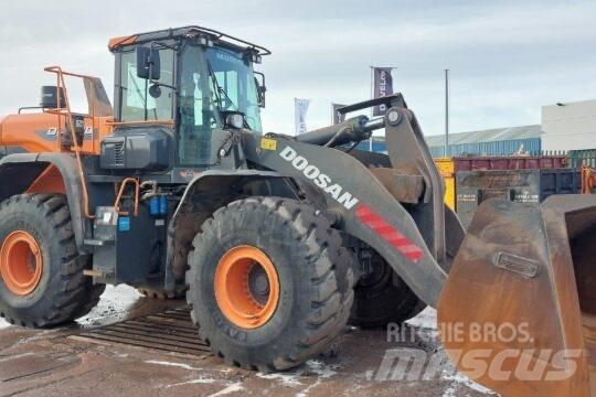 Develon DL 480-7 Baggerlader