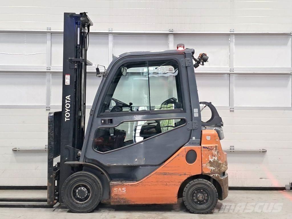 Toyota 02-8FGF18 Gas Stapler
