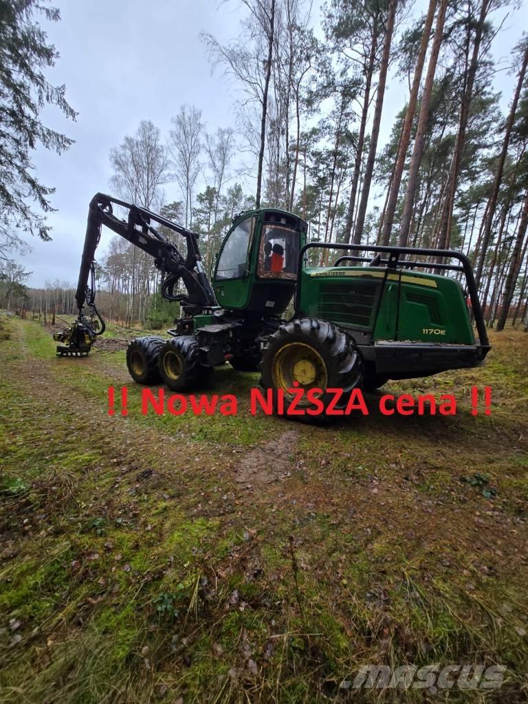John Deere 1170 E Harvester
