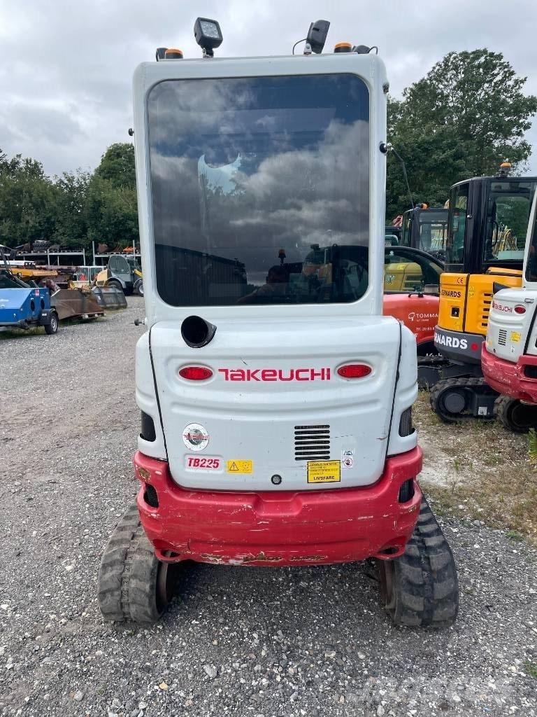Takeuchi TB 225 Minibagger < 7t