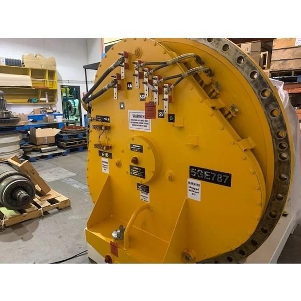 Komatsu 830 E Dumper - Knickgelenk