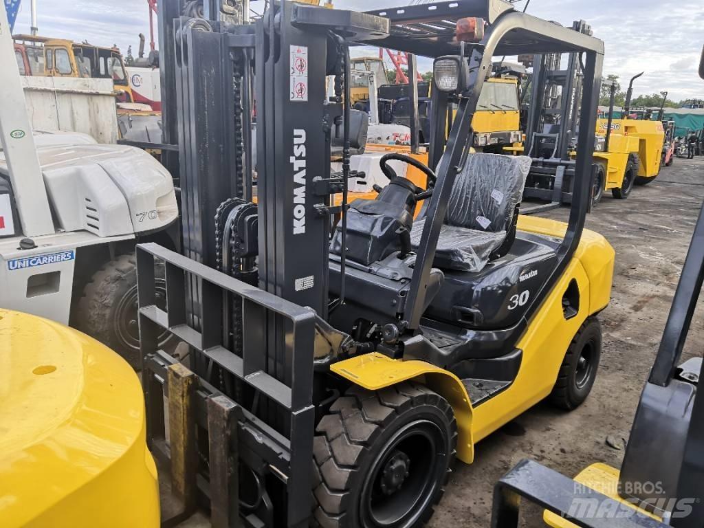 Komatsu 3 Diesel Stapler