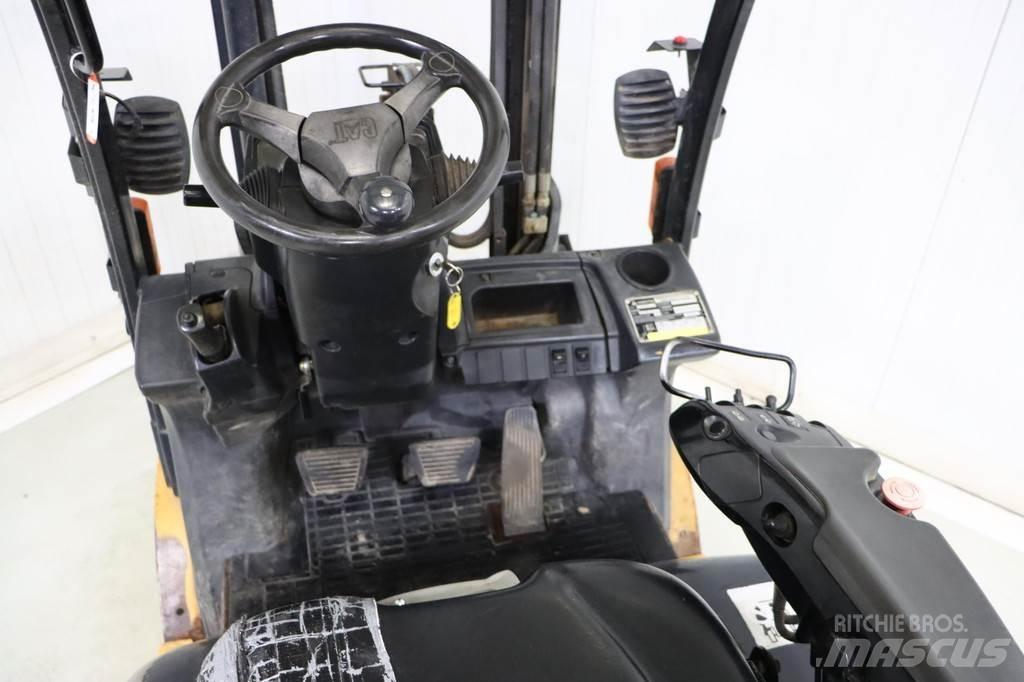 CAT DP18N Diesel Stapler