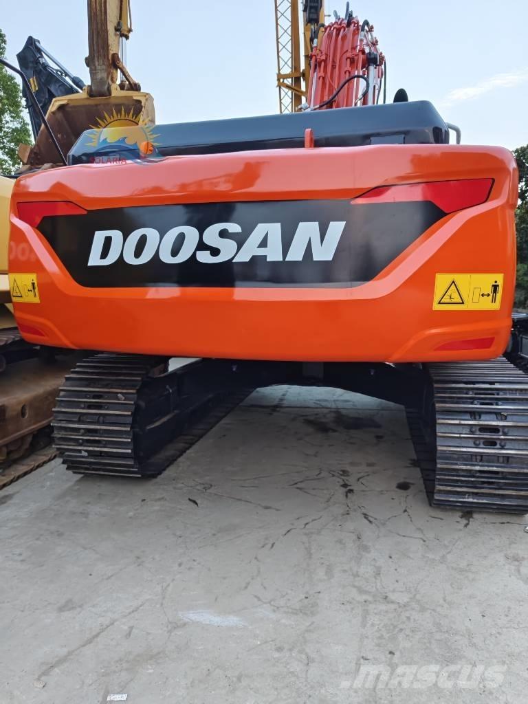 Doosan DX 300 LC Raupenbagger