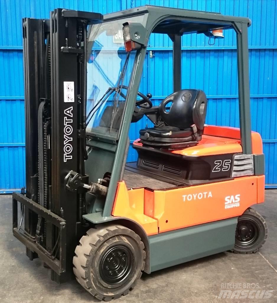 Toyota 7 FBMF 25 Elektro Stapler