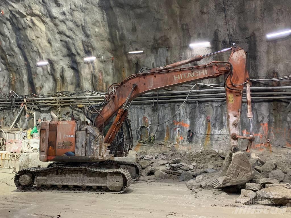 Hitachi ZX225US-5A Sonstige Baumaschinen