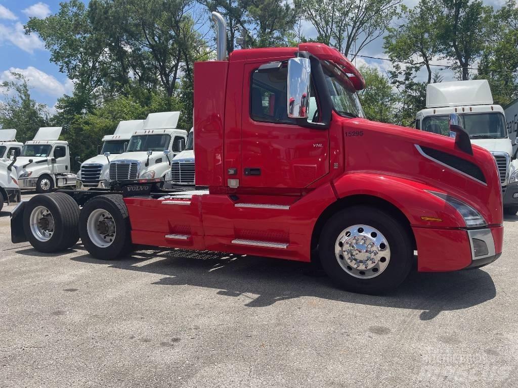 Volvo VNL64T300 Sattelzugmaschinen