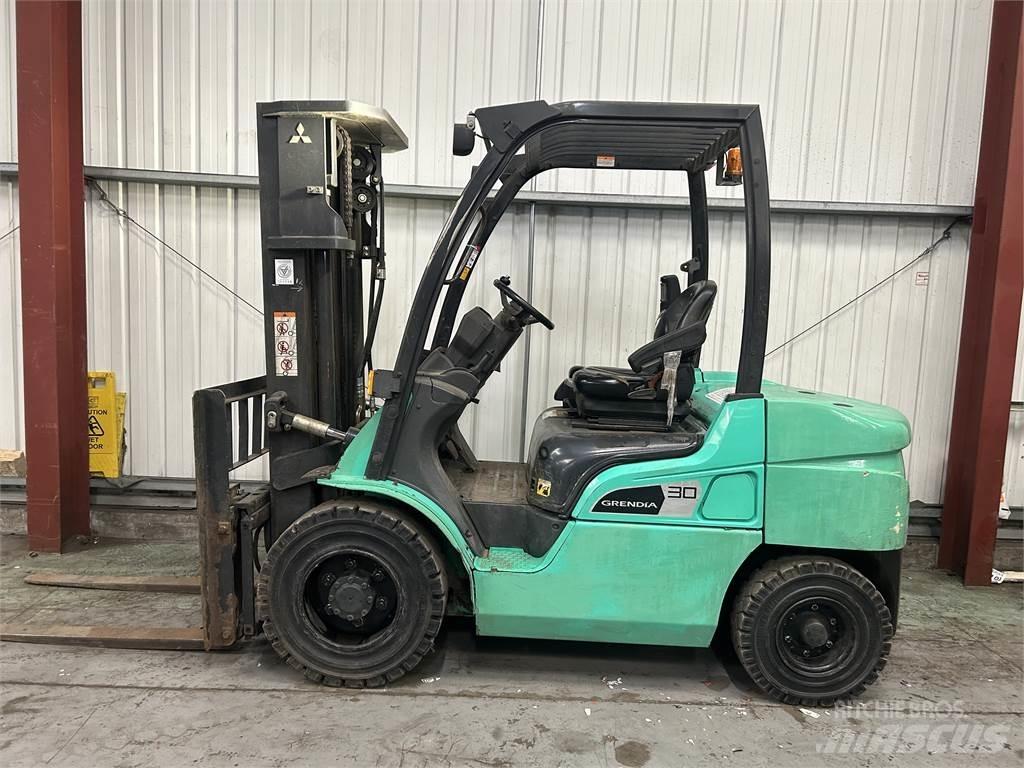 Mitsubishi FD30NT Diesel Stapler