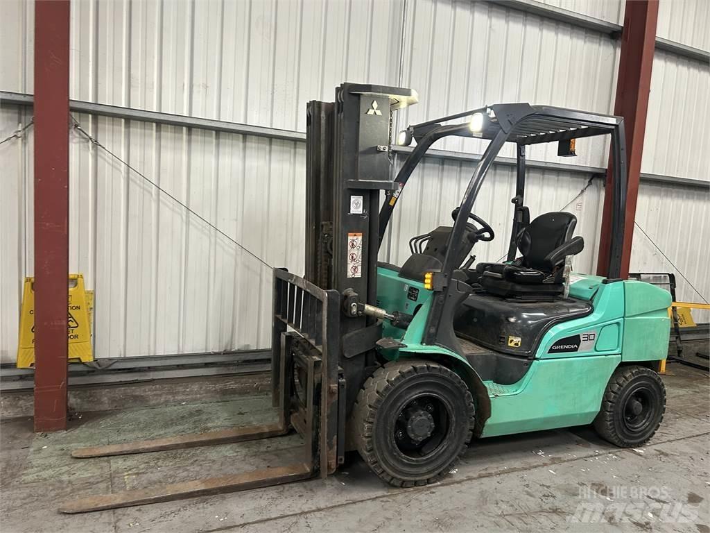 Mitsubishi FD30NT Diesel Stapler