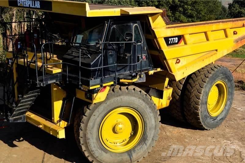 CAT 777D Andere Fahrzeuge