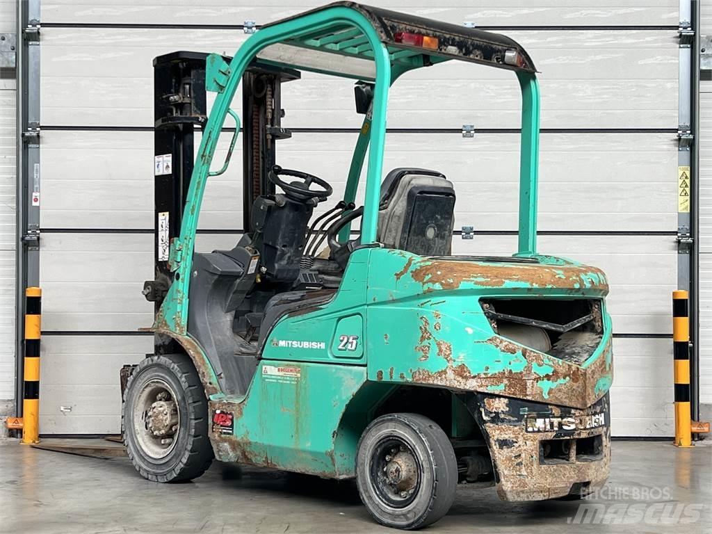 Mitsubishi FD25N Diesel Stapler