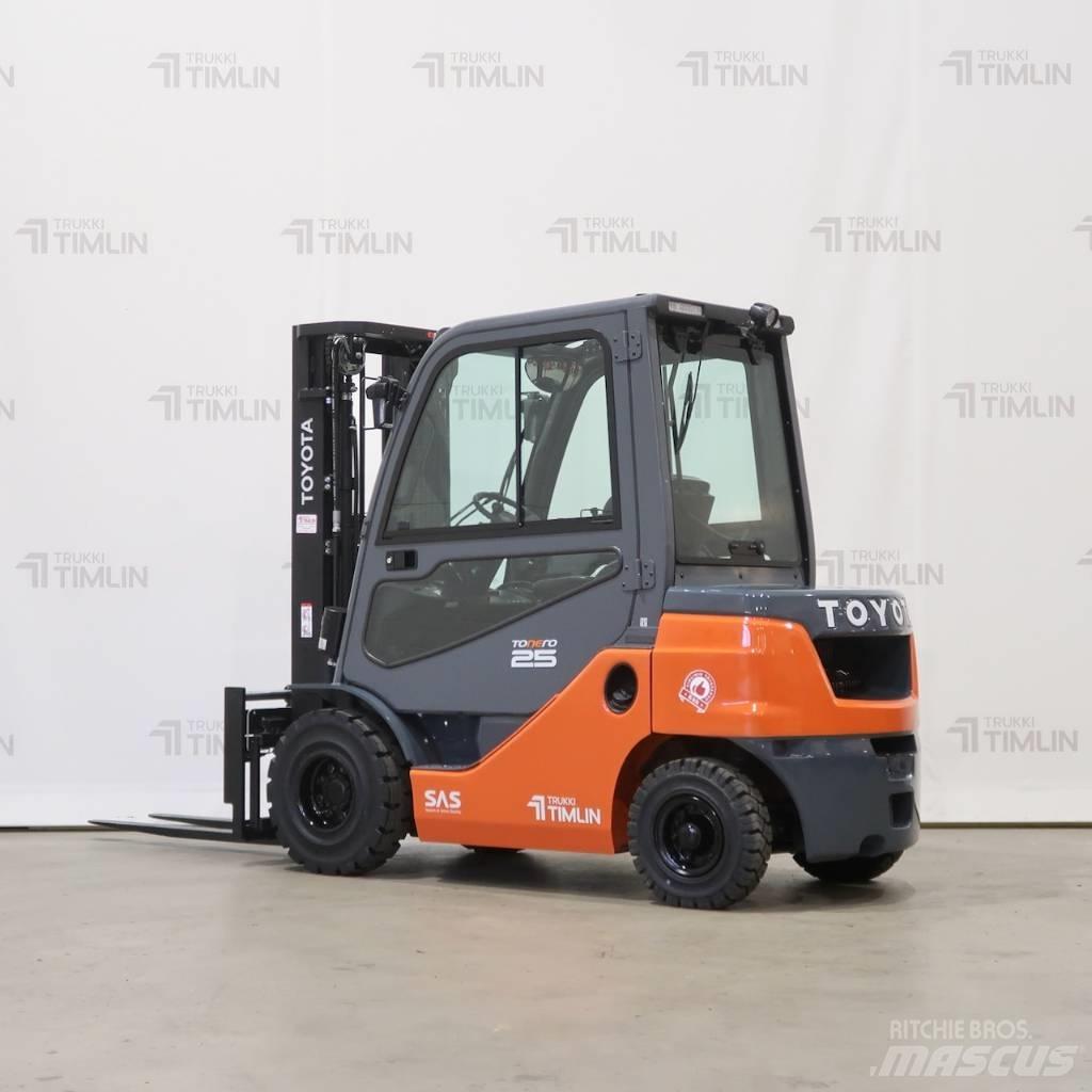Toyota 52-8FDF25 Diesel Stapler