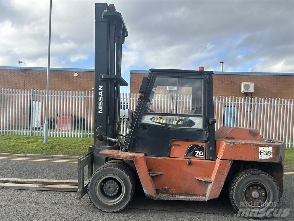 Nissan ZWF05H70U Diesel Stapler