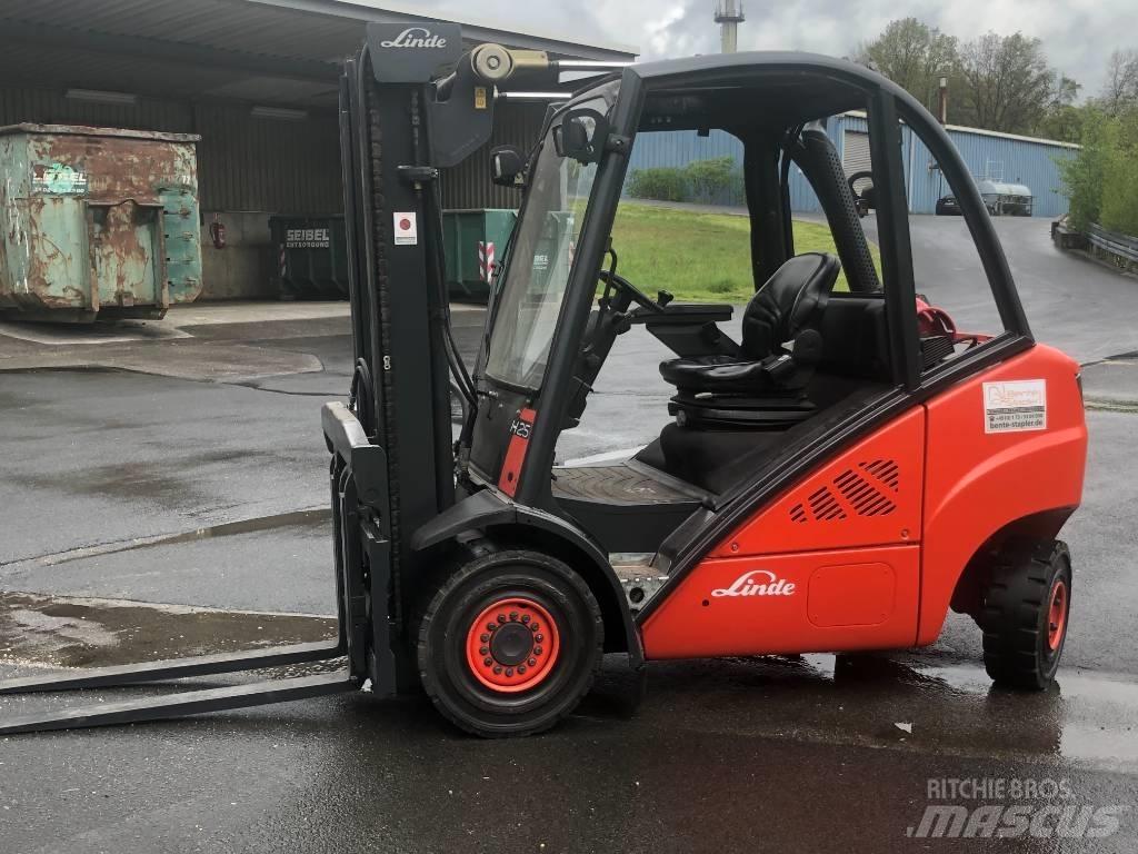 Linde H25T Gas Stapler