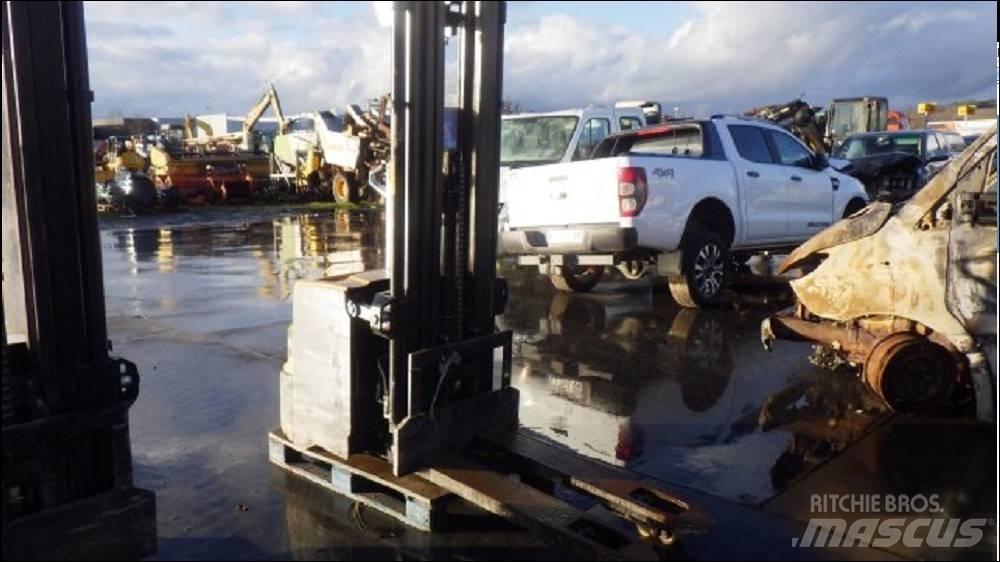 CAT NSP16N2 Niedergabelstapler