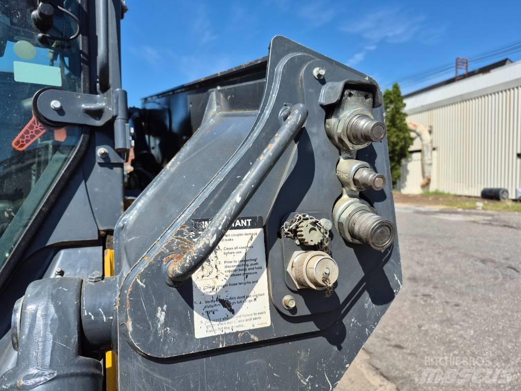 John Deere 331G Kompaktlader
