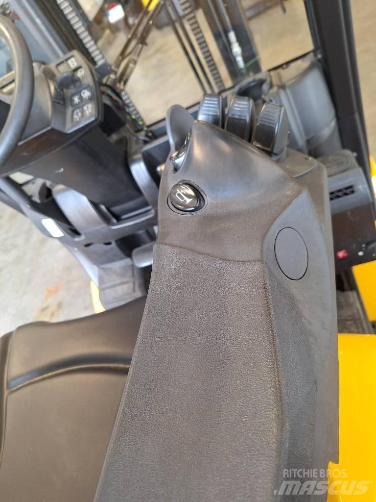 Yale GLP 30VX Gas Stapler