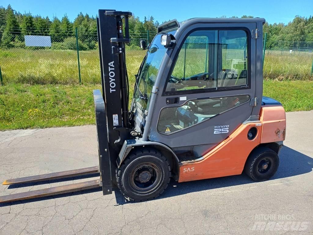 Toyota 02-8FDF25 Diesel Stapler