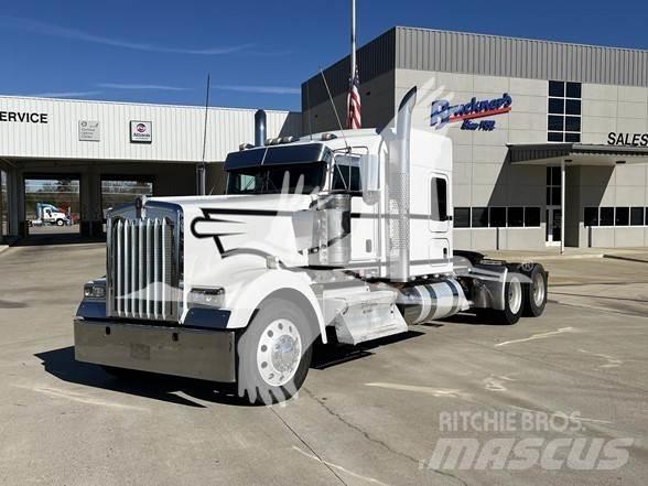 Kenworth W900 Sattelzugmaschinen