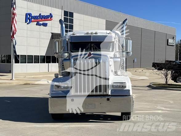 Kenworth W900 Sattelzugmaschinen