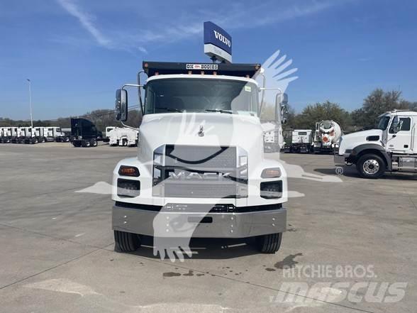 Mack MD7 Kipper