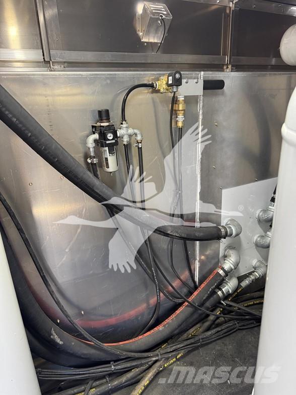 Mack MD7 Sonstige Baumaschinen