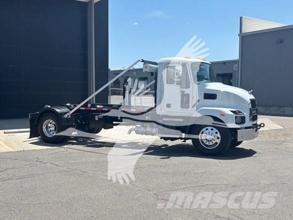 Mack MD7 Sonstige Baumaschinen