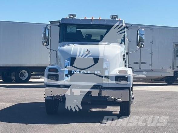 Mack MD7 Tankwagen