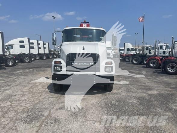 Mack MD7 Sonstige Baumaschinen