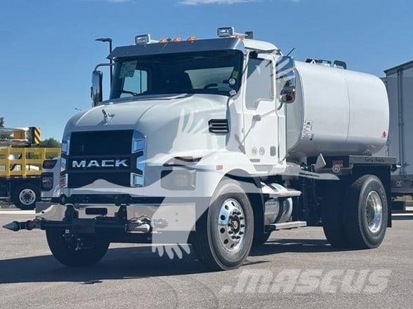 Mack MD7 Tankwagen