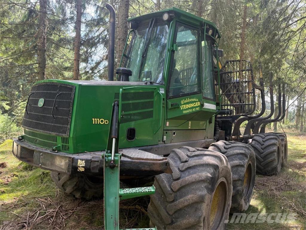 John Deere 1110 D Forwarder
