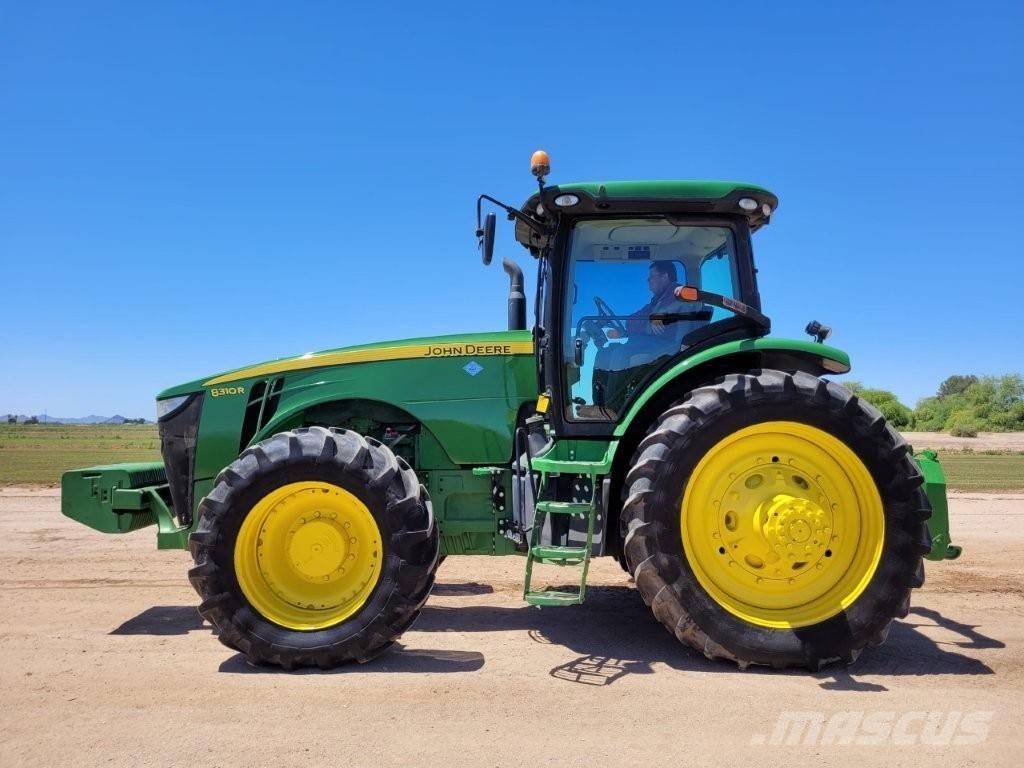 John Deere 8310 R Traktoren
