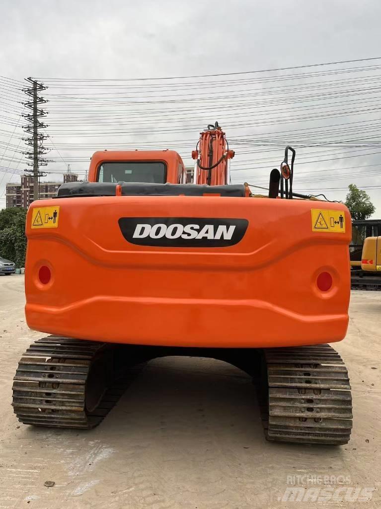 Doosan DX 140 Raupenbagger