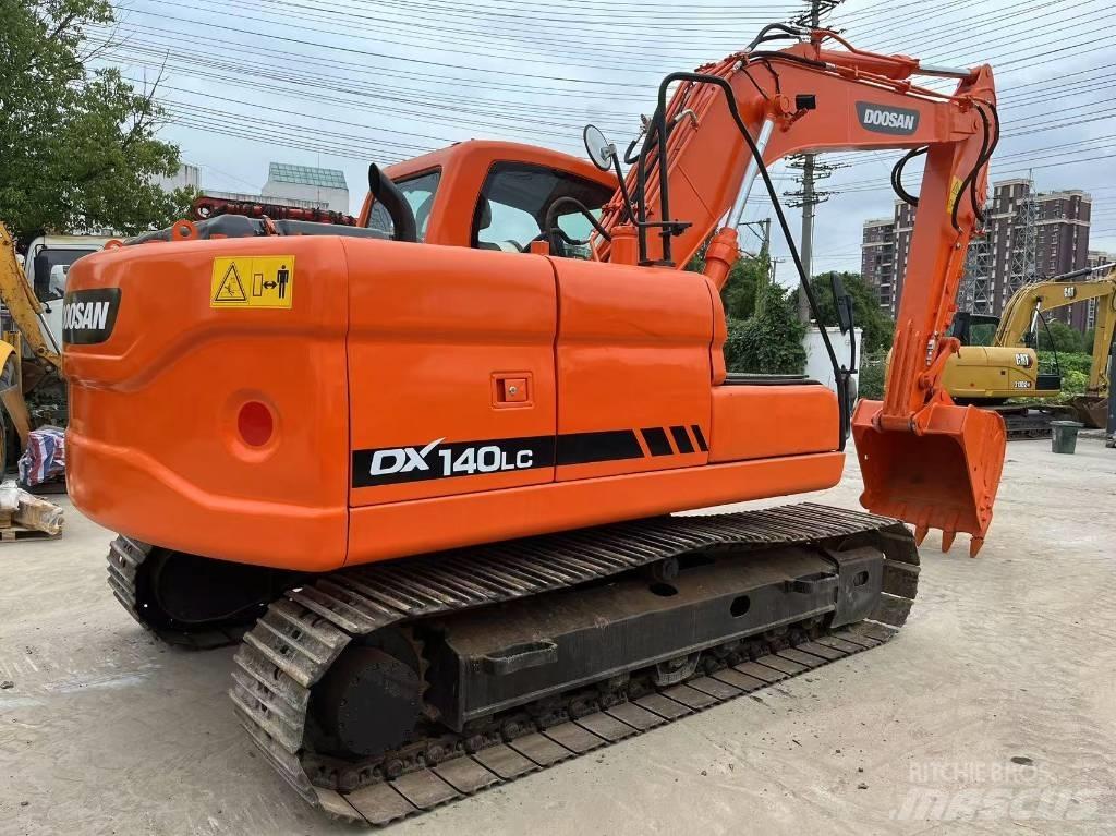Doosan DX 140 Raupenbagger