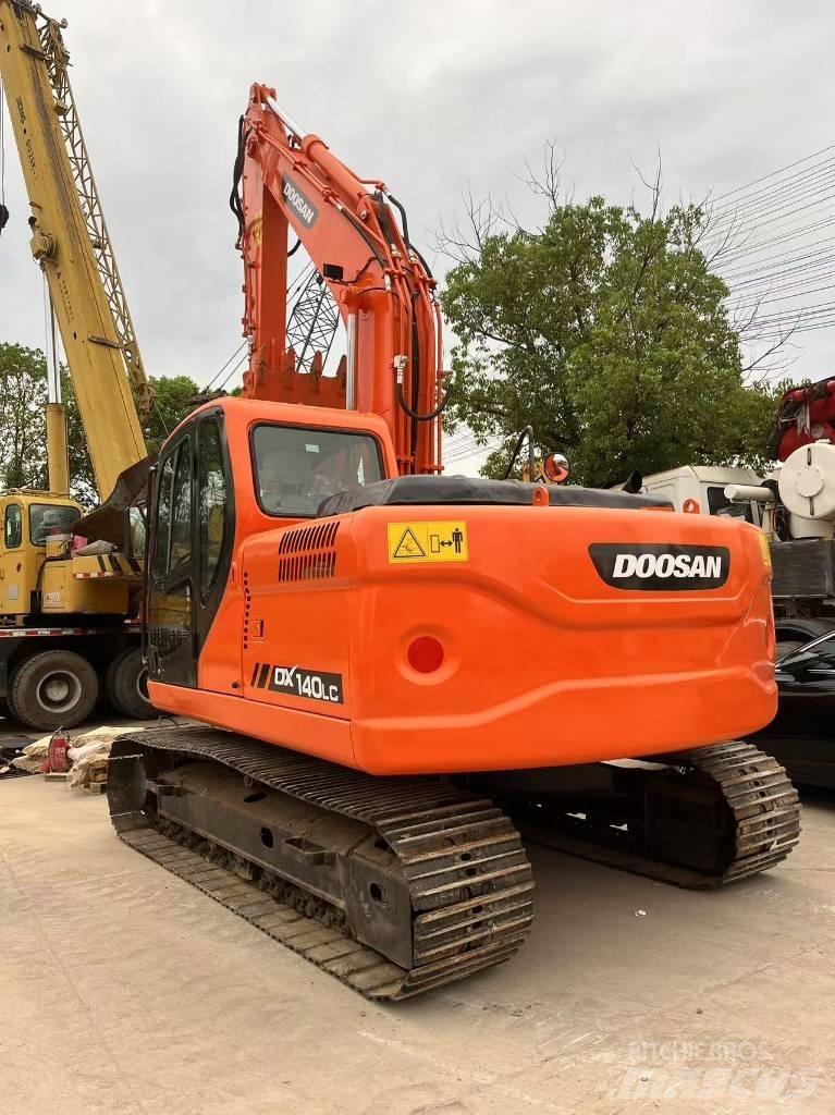 Doosan DX 140 Raupenbagger