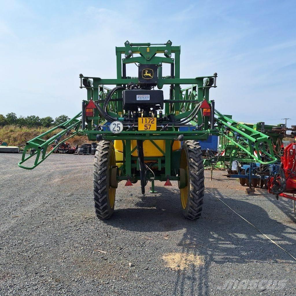 John Deere 732 Anhängespritzen